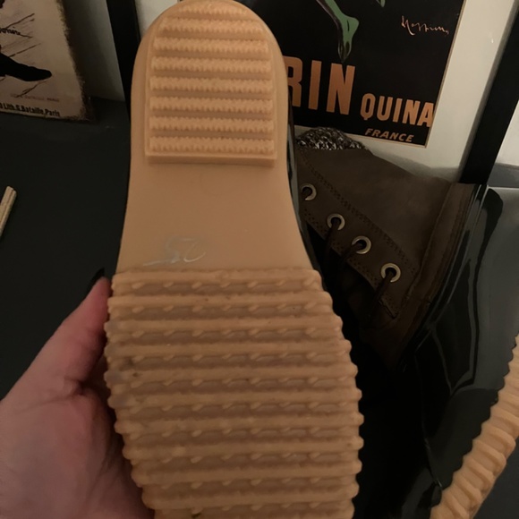 Sporto Diana Duck Boots 8.5 EUC Black and Brown - Picture 4 of 4